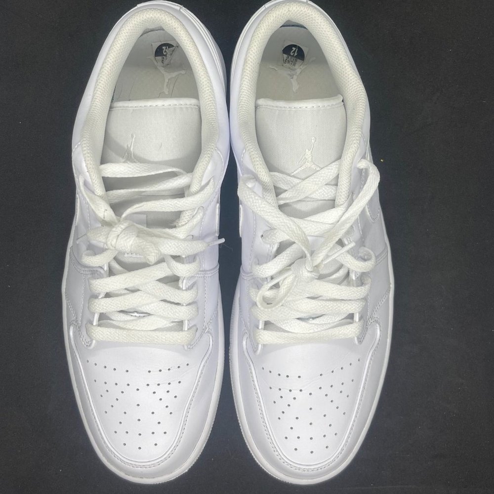 Jordan 1 Low (Triple White)